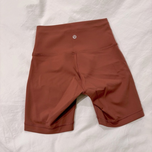 ✨ LULULEMON ALIGN SHORTS ✨ - Picture 4 of 6